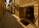 Laguardia, capital de la Rioja Alavesa: bodegas excavadas bajo las casas y murallas medievales
