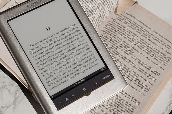 Los e-books representan solo el 4% de los ingresos del sector en España