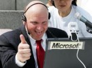 Steve Ballmer, CEO de Microsoft, tendrá que abandonar la compañía en un año