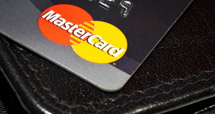 Las próximas tarjetas de Mastercard tendrán un lector de huellas incorporado