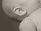 Como limpiar los oidos del bebé