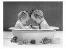 El agua del baño de los bebés contine sustancias perjudiciales para su piel