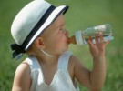 Un estudio demuestra que los españoles no sabemos elegir la hidratación para el bebé