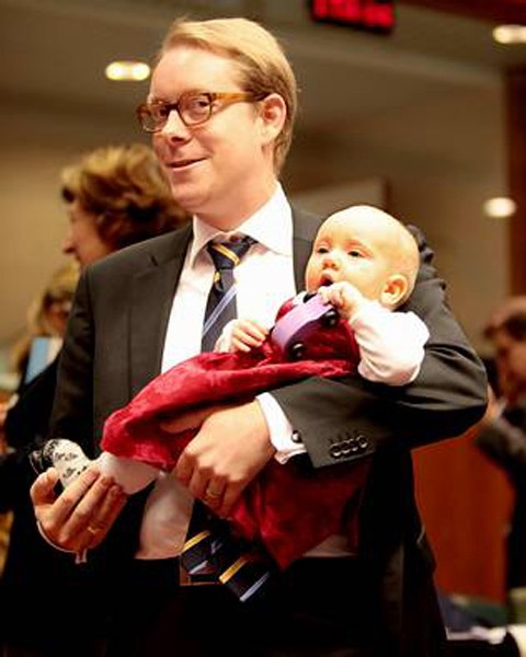 Una niña de nueve meses en el Consejo de Ministros europeo
