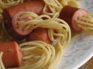 Cocinar con niños: Espaguetis con salchichas