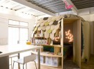 Uroko House: Construir una habitación librero para los niños