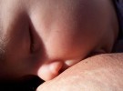 La lactancia materna beneficia a la madre que sufrió cancer de niña