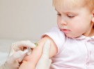 Los pediatras recomiendan adelantar la vacuna del sarampión
