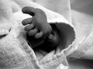 Una bebé fue dada por muerta erróneamente