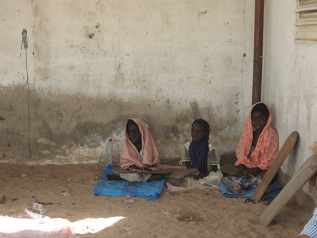 Aplican el método Canguro, en Senegal, para salvar a cientos de bebés