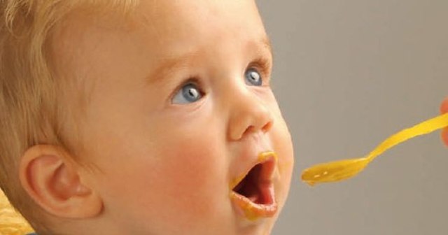 Bebés: Alimenta también su cerebro