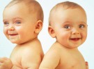 Características que aumentan el riesgo de embarazo gemelar