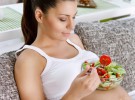 Comer verdura en el embarazo protege al bebé de la exposición química