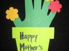 Día de la Madre: Su manita llena de flores