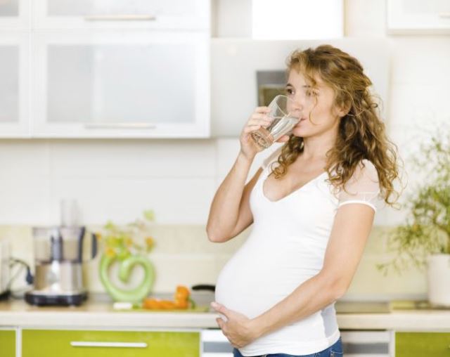 La importancia de la hidratación durante el embarazo