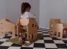 Mobiliario infantil: una casa de muñecas que también es silla