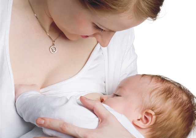 Durante la lactancia bebe SIN, nueva campaña del hospital de Alicante