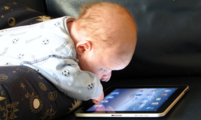 El uso de la tecnología puede dañar el cerebro de los bebés