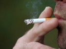 Los padres fumadores transmiten la nicotina a través de la piel o la ropa