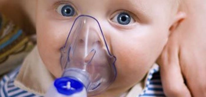 bebé con asma