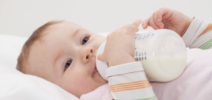 la leche en el bebé  y los mocos