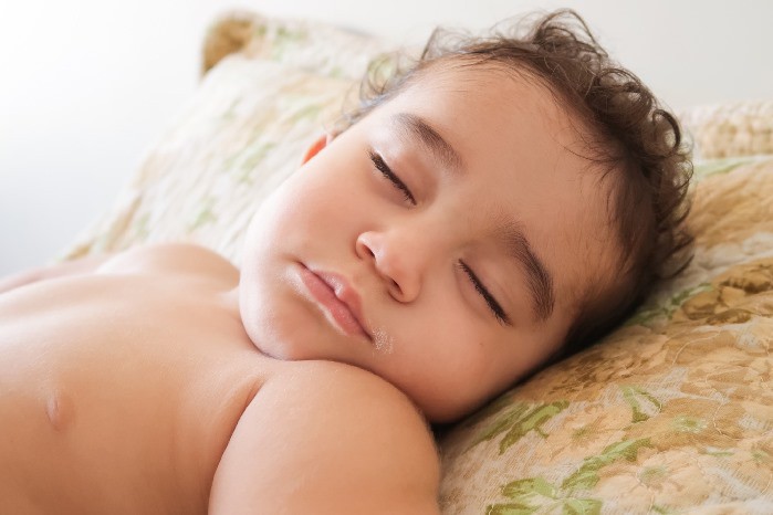 La siesta de los niños mejora sus habilidades lingüísticas