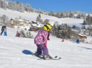 Esquí en familia: consejos para esquiar en familia y no morir en el intento