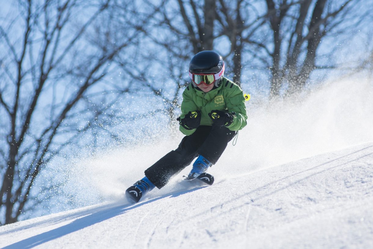 Esquí en familia: consejos para esquiar en familia y no morir en el intento