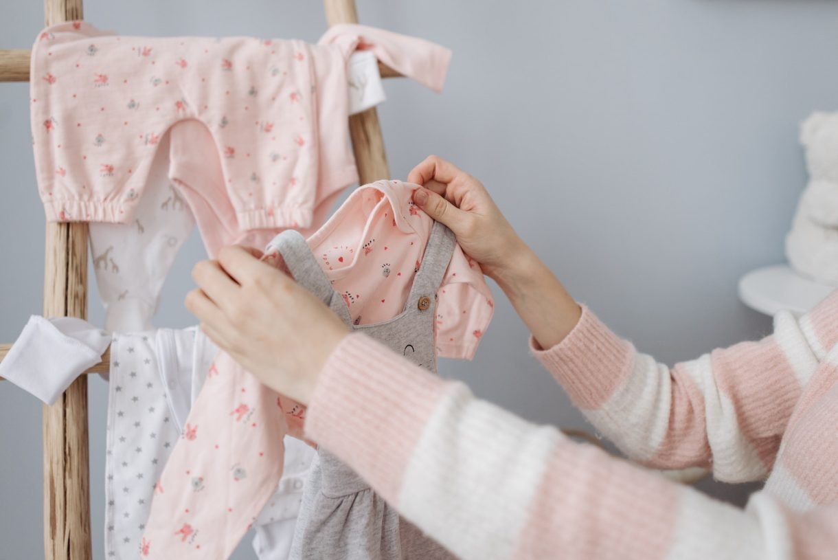 Seis ventajas de la ropa de bebé hecha a mano
