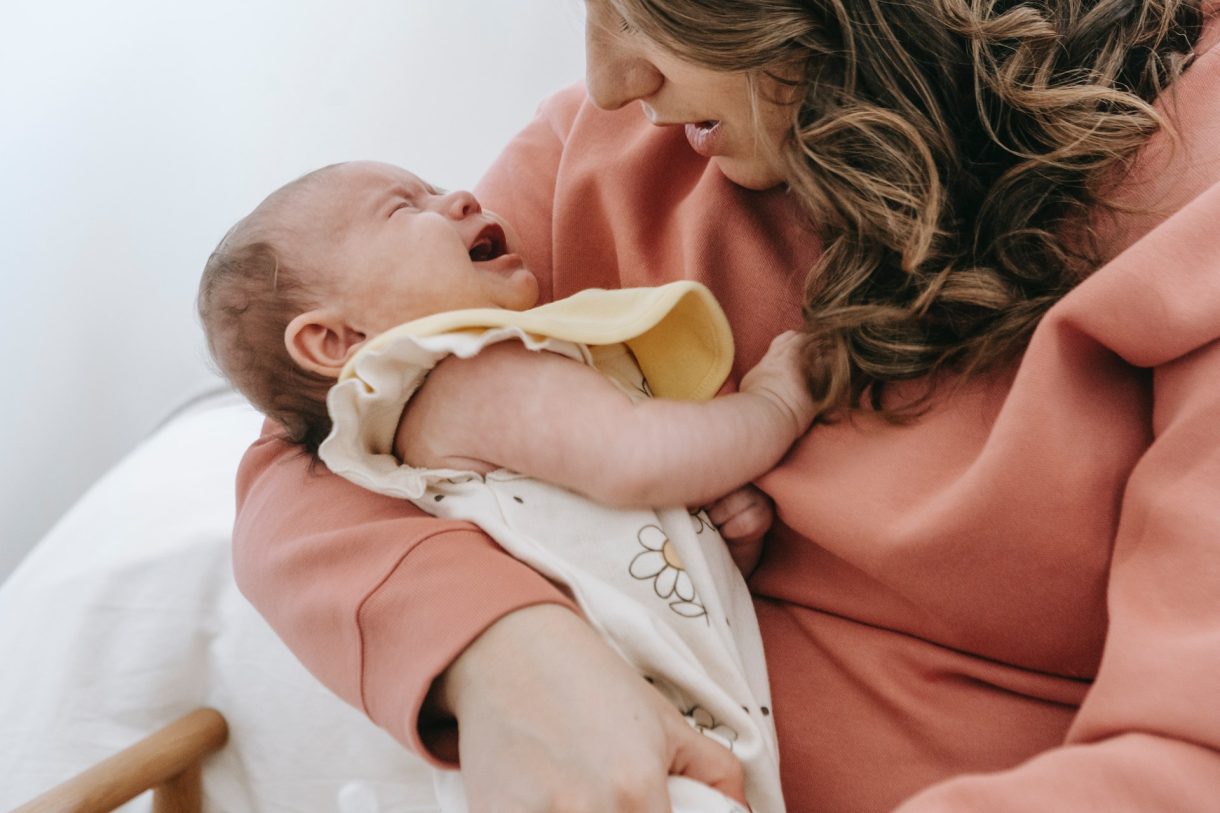 Padres primerizos: 5 consejos para calmar el llanto del bebé