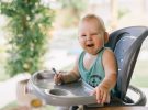 Comer con las manos: beneficios para el bebé y consejos para padres